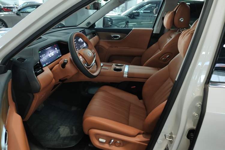 Used GAC Trumpchi S9 2025 Model Qiankun Ultra 6-Seater Left Front Seat