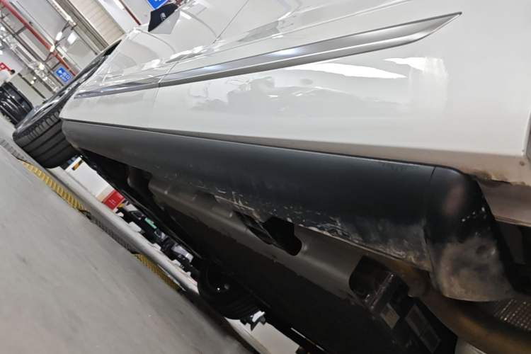 Used GAC Trumpchi S9 2025 Model Qiankun Ultra 6-Seater Left Side Sill