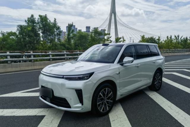 Używany GAC Trumpchi S9 2025 Model Qiankun Ultra 6-Seater