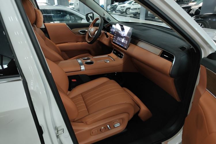 Used GAC Trumpchi S9 2025 Model Qiankun Ultra 6-Seater Right Front Seat