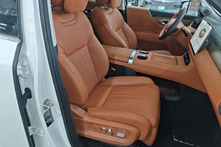 Used GAC Trumpchi S9 2025 Model Qiankun Ultra 6-Seater Right Front Seat