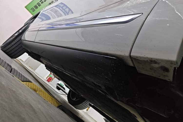 Used GAC Trumpchi S9 2025 Model Qiankun Ultra 6-Seater Right Side Sill