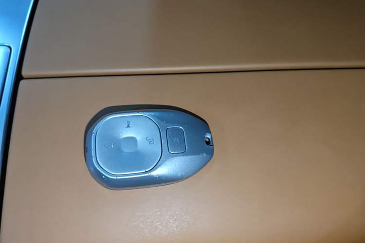 Used GAC Trumpchi S9 2025 Model Qiankun Ultra 6-Seater Vehicle Key