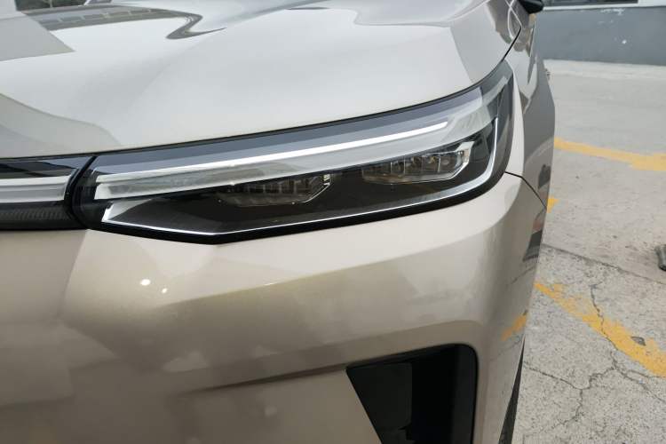 Used GAC Trumpchi S9 2025 Model Qiankun Ultra 6-Seater Left Front Headlight