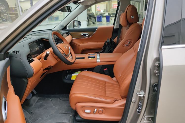 Used GAC Trumpchi S9 2025 Model Qiankun Ultra 6-Seater Left Front Seat