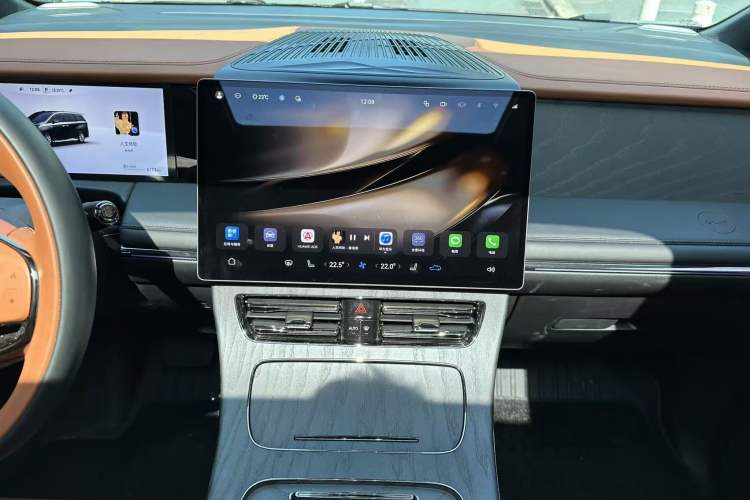 Used GAC Trumpchi Xiangwang M8 2025 Kunkun Series Ultra First-Class Cabin Audio And AC Panel