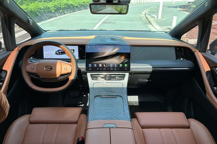 Used GAC Trumpchi Xiangwang M8 2025 Kunkun Series Ultra First-Class Cabin Center Console