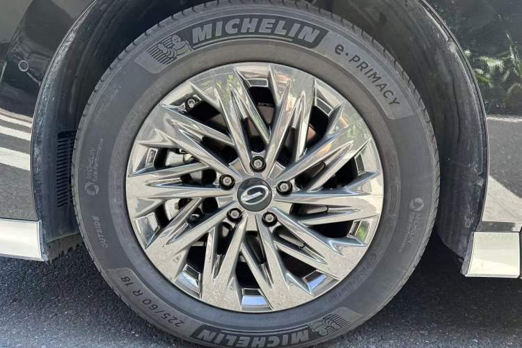 Used GAC Trumpchi Xiangwang M8 2025 Kunkun Series Ultra First-Class Cabin Left Front Wheel Hub