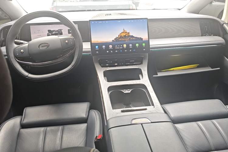Used GAC Trumpchi Xiangwang M8 2025 Kunkun Series Ultra First-Class Cabin Center Console