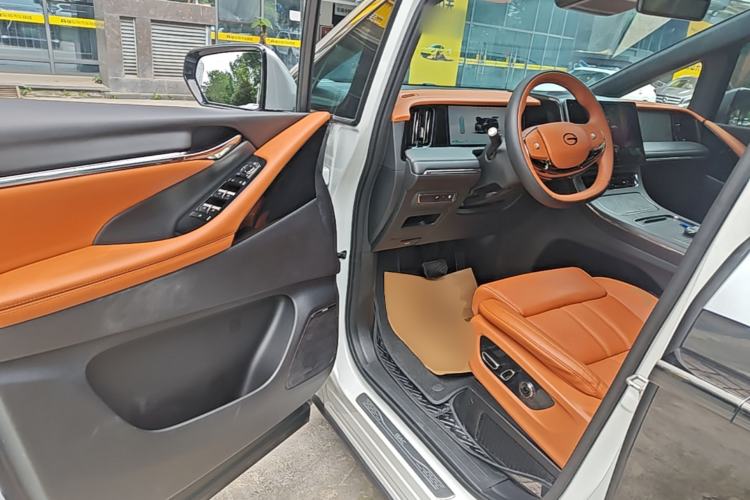 Used GAC Trumpchi Xiangwang M8 2025 Kunkun Series Ultra First-Class Cabin Driver Seat