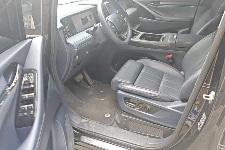Used GAC Trumpchi Xiangwang M8 2025 Kunkun Series Ultra First-Class Cabin Driver Seat