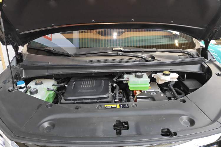 Used GAC Trumpchi Xiangwang M8 2025 Kunkun Series Ultra First-Class Cabin Engine Bay