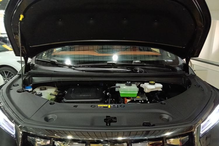 Used GAC Trumpchi Xiangwang M8 2025 Kunkun Series Ultra First-Class Cabin Engine Bay