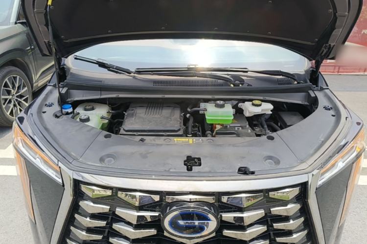 Used GAC Trumpchi Xiangwang M8 2025 Kunkun Series Ultra First-Class Cabin Engine Bay