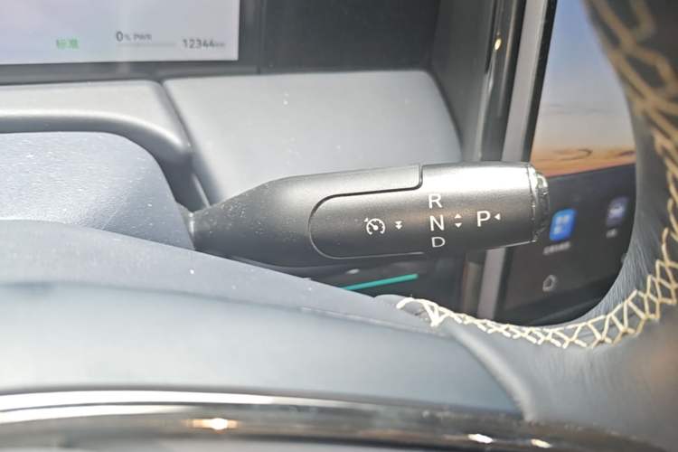Used GAC Trumpchi Xiangwang M8 2025 Kunkun Series Ultra First-Class Cabin Gear Lever