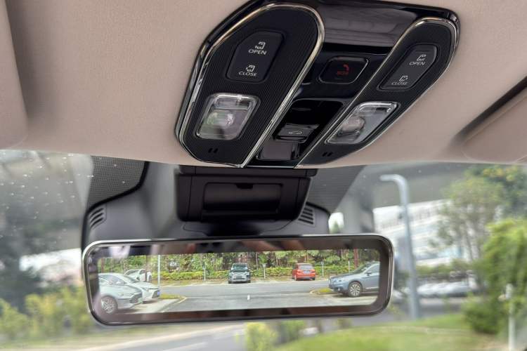 Used GAC Trumpchi Xiangwang M8 2025 Kunkun Series Ultra First-Class Cabin Interior 15