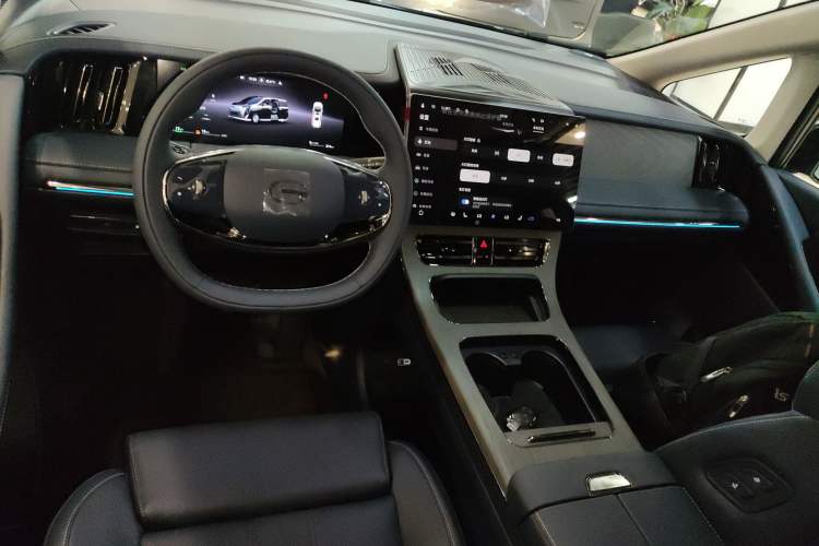 Used GAC Trumpchi Xiangwang M8 2025 Kunkun Series Max Luxury Cabin Interior 2