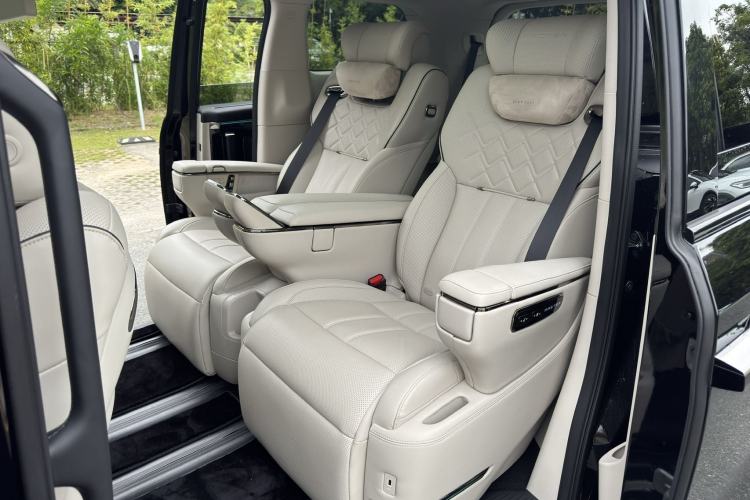 Used GAC Trumpchi Xiangwang M8 2025 Kunkun Series Ultra First-Class Cabin Interior 4