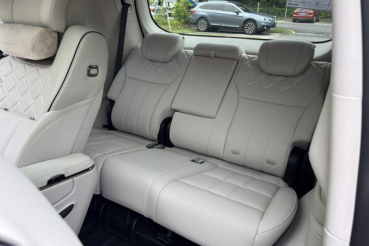 Used GAC Trumpchi Xiangwang M8 2025 Kunkun Series Ultra First-Class Cabin Interior 6