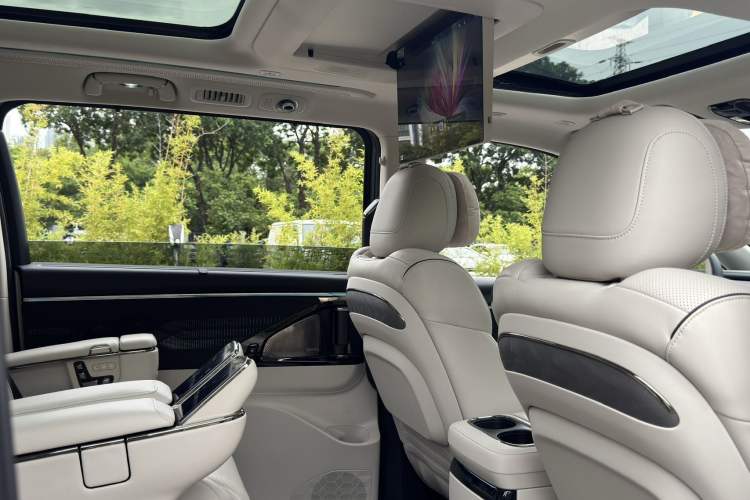 Used GAC Trumpchi Xiangwang M8 2025 Kunkun Series Ultra First-Class Cabin Interior 9