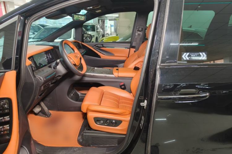 Used GAC Trumpchi Xiangwang M8 2025 Kunkun Series Ultra First-Class Cabin Interior 9
