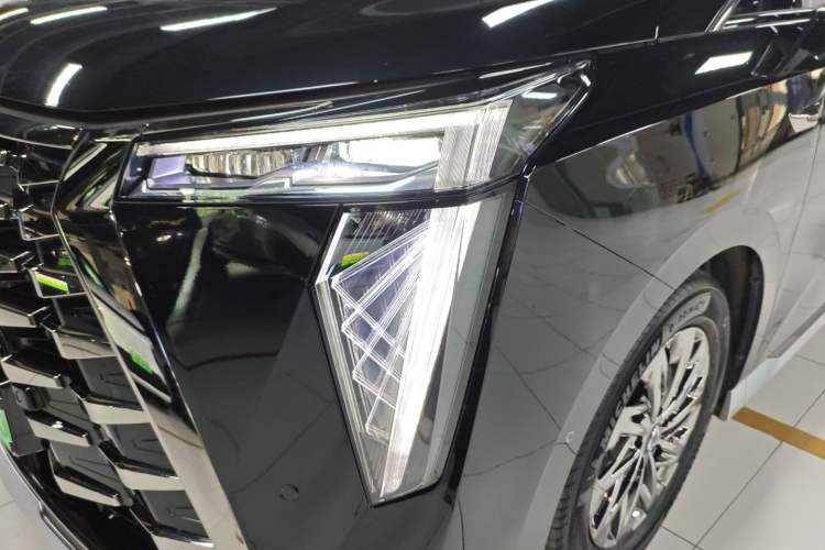Used GAC Trumpchi Xiangwang M8 2025 Kunkun Series Max Luxury Cabin Left Front Headlight