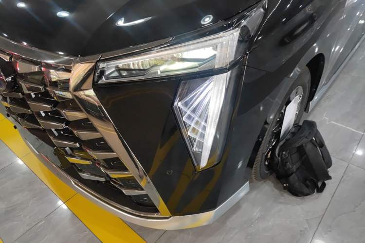 Used GAC Trumpchi Xiangwang M8 2025 Kunkun Series Ultra First-Class Cabin Left Front Headlight
