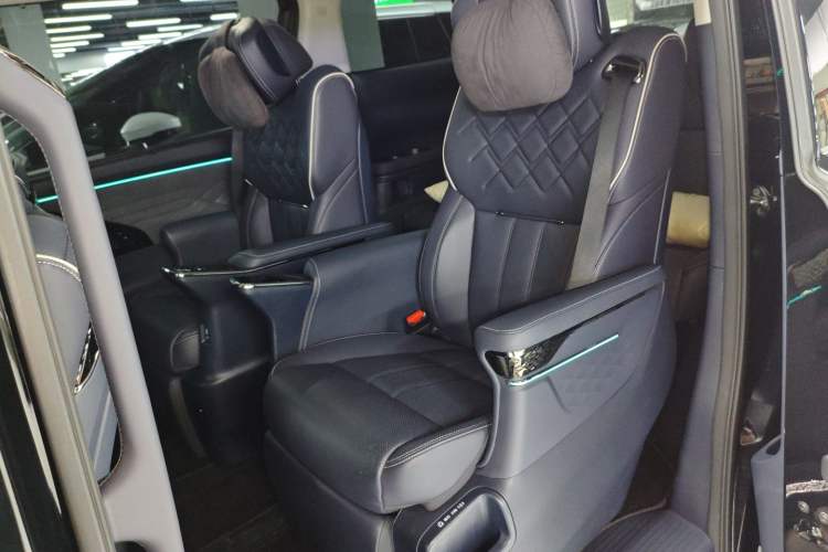 Used GAC Trumpchi Xiangwang M8 2025 Kunkun Series Max Luxury Cabin Left Rear Seat