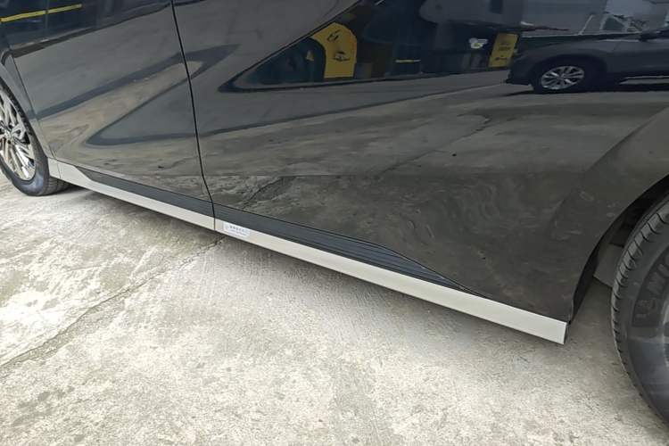 Used GAC Trumpchi Xiangwang M8 2025 Kunkun Series Ultra First-Class Cabin Left Side Sill