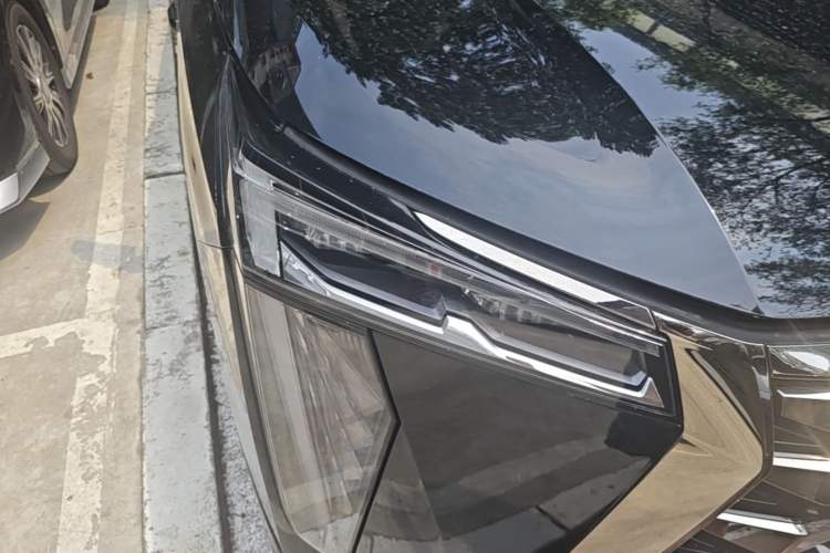 Used GAC Trumpchi Xiangwang M8 2025 Kunkun Series Ultra First-Class Cabin Right Front Headlight