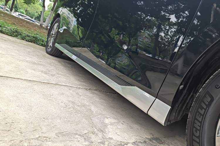 Used GAC Trumpchi Xiangwang M8 2025 Kunkun Series Ultra First-Class Cabin Right Side Sill