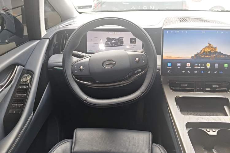 Used GAC Trumpchi Xiangwang M8 2025 Kunkun Series Ultra First-Class Cabin Steering Wheel