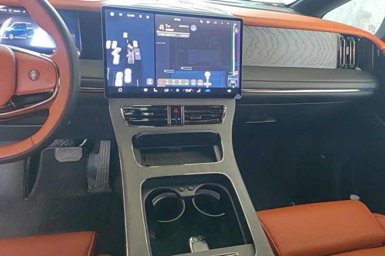 Used GAC Trumpchi Xiangwang M8 2025 Kunkun Series Ultra First-Class Cabin Audio And AC Panel