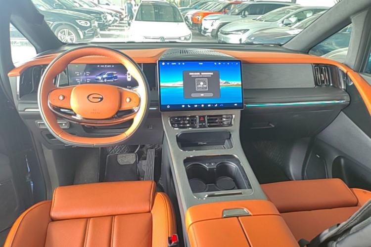 Used GAC Trumpchi Xiangwang M8 2025 Kunkun Series Ultra First-Class Cabin Center Console