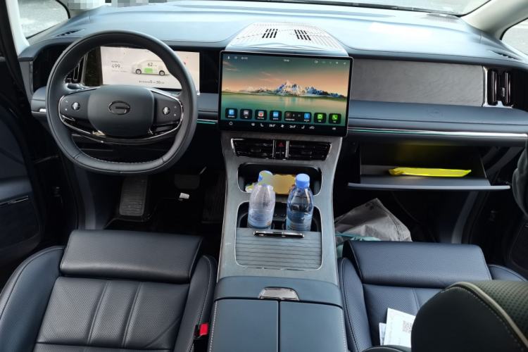 Used GAC Trumpchi Xiangwang M8 2025 Model HarmonyOS Cockpit Edition Center Console
