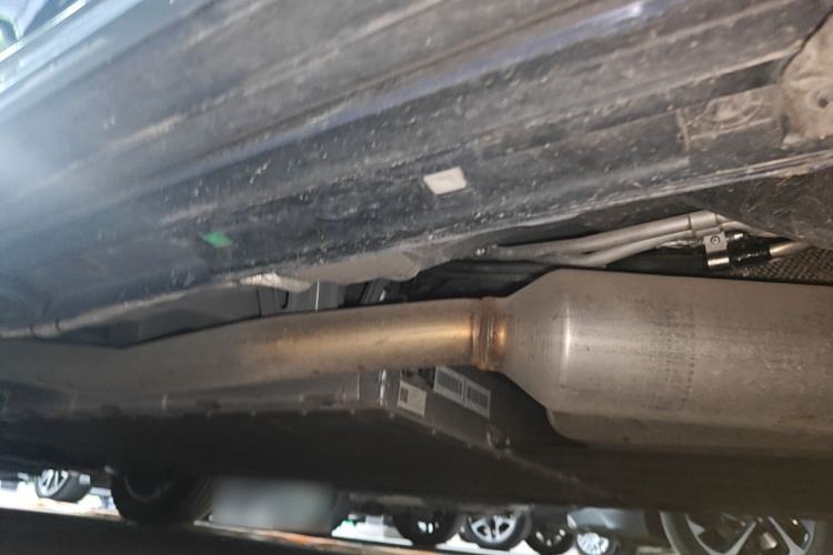 Used GAC Trumpchi Xiangwang M8 2025 Kunkun Series Ultra First-Class Cabin Chassis Rear Left
