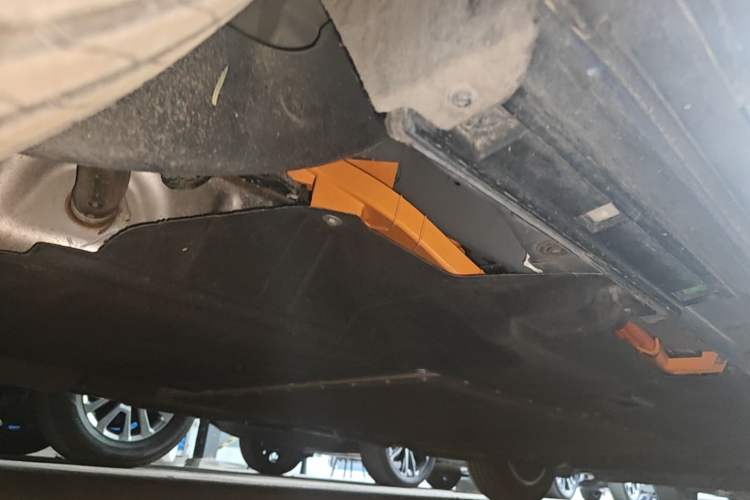 Used GAC Trumpchi Xiangwang M8 2025 Kunkun Series Ultra First-Class Cabin Chassis Rear Right
