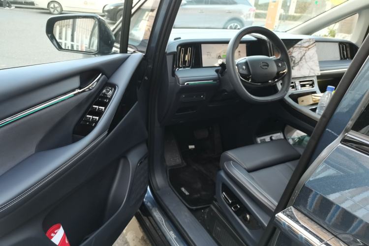 Used GAC Trumpchi Xiangwang M8 2025 Model HarmonyOS Cockpit Edition Driver Seat