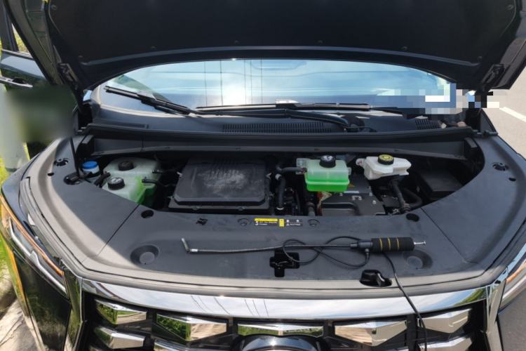 Used GAC Trumpchi Xiangwang M8 2025 Kunkun Series Ultra First-Class Cabin Engine Bay