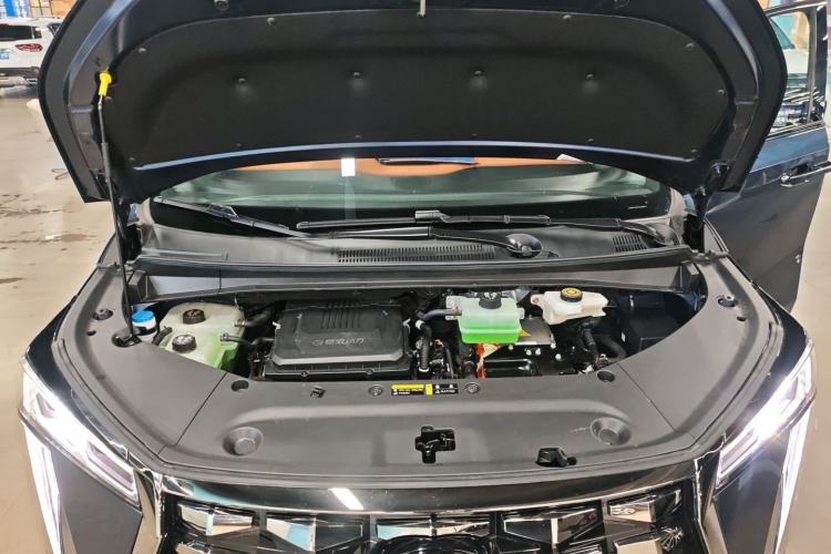 Used GAC Trumpchi Xiangwang M8 2025 Kunkun Series Ultra First-Class Cabin Engine Bay