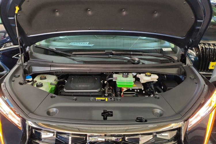 Used GAC Trumpchi Xiangwang M8 2025 Kunkun Series Ultra First-Class Cabin Engine Bay