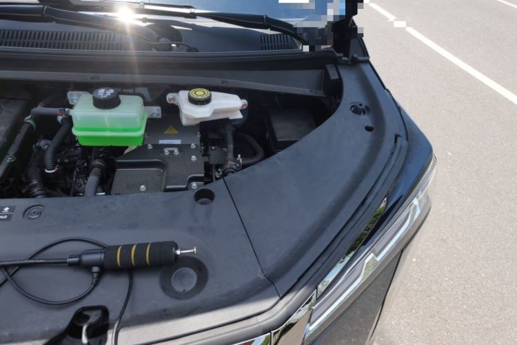 Used GAC Trumpchi Xiangwang M8 2025 Kunkun Series Ultra First-Class Cabin Engine Bay Left