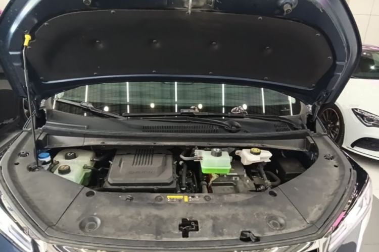 Used GAC Trumpchi Xiangwang M8 2025 Kunkun Series Ultra First-Class Cabin Engine Bay