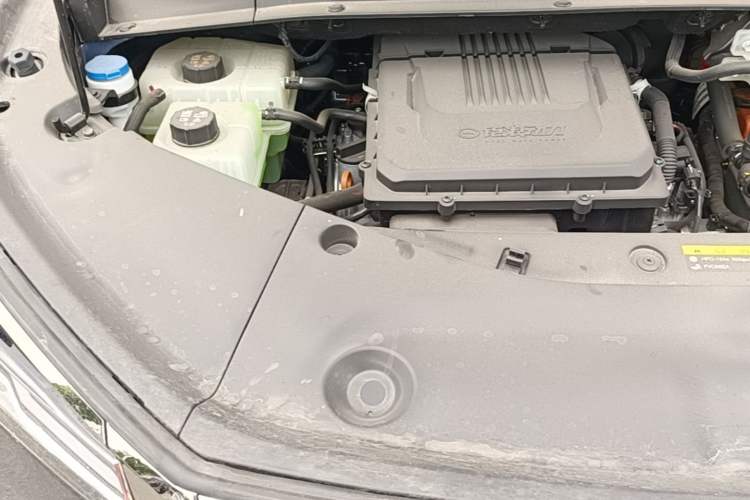 Used GAC Trumpchi Xiangwang M8 2025 Kunkun Series Ultra First-Class Cabin Engine Bay Right