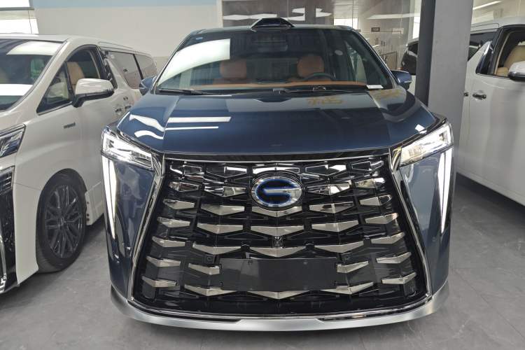 Used GAC Trumpchi Xiangwang M8 2025 Qiankun Series Pro Comfort Cabin Front