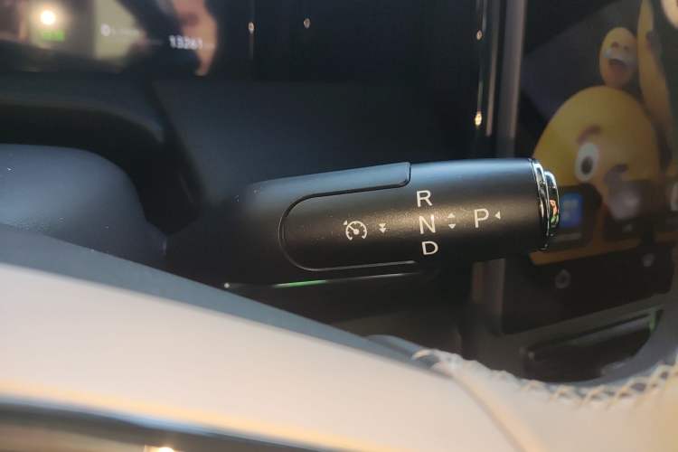 Used GAC Trumpchi Xiangwang M8 2025 Kunkun Series Ultra First-Class Cabin Gear Lever