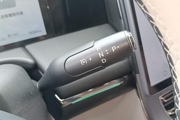 Used GAC Trumpchi Xiangwang M8 2025 Kunkun Series Ultra First-Class Cabin Gear Lever