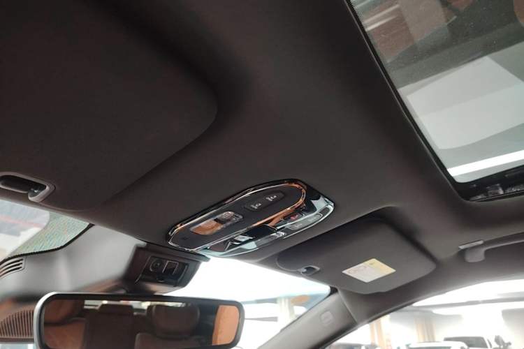Used GAC Trumpchi Xiangwang M8 2025 Qiankun Series Pro Comfort Cabin Headliner