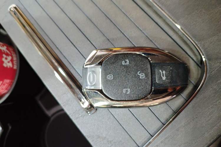 Used GAC Trumpchi Xiangwang M8 2025 Kunkun Series Ultra First-Class Cabin Interior 1