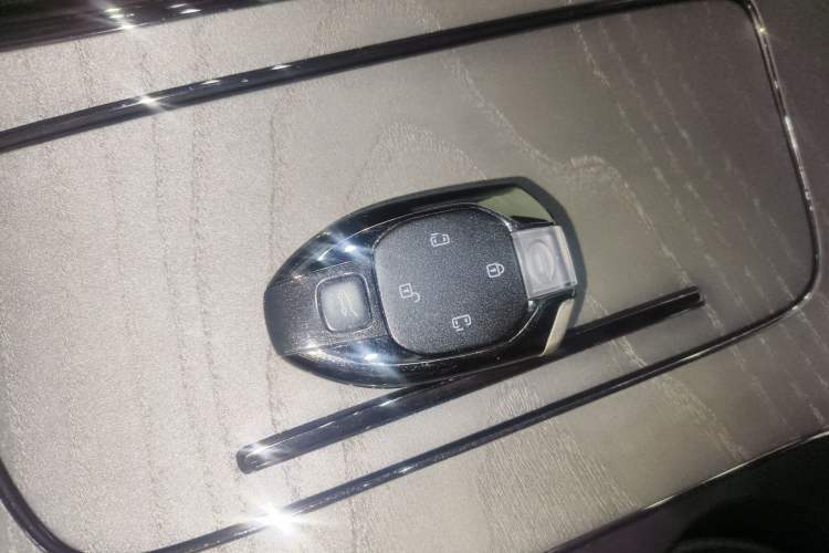 Used GAC Trumpchi Xiangwang M8 2025 Kunkun Series Ultra First-Class Cabin Interior 1